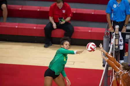 2018 Vert Challenge
Texas vs Oregon
Oregon Volleyball
Lincoln, Nebraska
Game Start Time: 3:30 PM
Game Date: August 24, 2018
Photo by Scott Bruhn/NU Communications