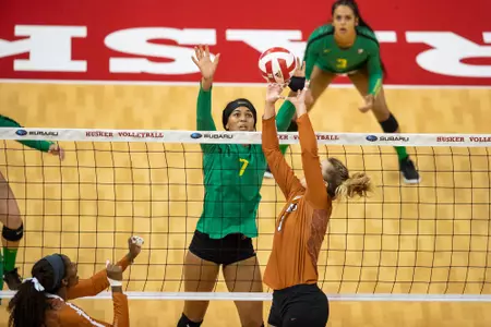 2018 Vert Challenge
Texas vs Oregon
Oregon Volleyball
Lincoln, Nebraska
Game Start Time: 3:30 PM
Game Date: August 24, 2018
Photo by Scott Bruhn/NU Communications