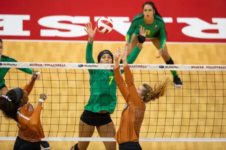 2018 Vert Challenge
Texas vs Oregon
Oregon Volleyball
Lincoln, Nebraska
Game Start Time: 3:30 PM
Game Date: August 24, 2018
Photo by Scott Bruhn/NU Communications