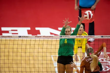 2018 Vert Challenge
Texas vs Oregon
Oregon Volleyball
Lincoln, Nebraska
Game Start Time: 3:30 PM
Game Date: August 24, 2018
Photo by Scott Bruhn/NU Communications