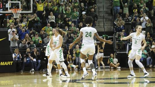 The Oregon Ducks take on the Mississippi State Bulldogs at Matthew Knight Arena in Eugene, Oregon on December 18, 2018 (Eric Evans Photography)