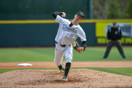 #goducks #sportsphotography #baseball #nikond5 #ducks