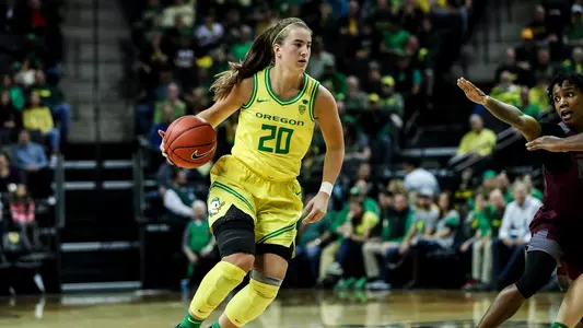 The Oregon Ducks take on the Texas Southern Tigers at Matthew Knight Arena in Eugene, Oregon on November 16, 2019 (Eric Evans Photography)