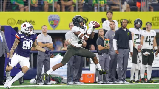 The Oregon Ducks take on the Auburn Tigers in The AdvoCare Classic at AT&T Stadium in Arlington, TX on August 31, 2019 (Eric Evans Photography)