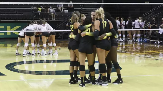 Team huddle vs Santa Clara