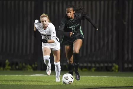 The Oregon Ducks take on the Arizona Wildcats at Papé Field in Eugene, Oregon on October 7, 2021 (Isaac Wasserman/ Eric Evans Photography)