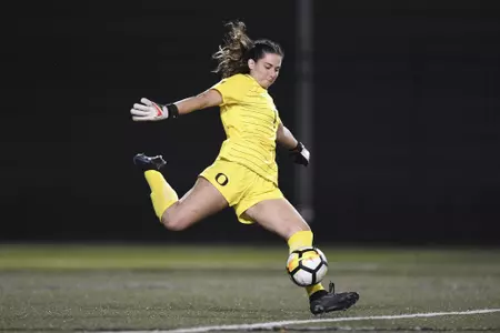 The Oregon Ducks take on the Washington State Cougars at Papé Field in Eugene, Oregon on October 28, 2021 (Isaac Wasserman/ Eric Evans Photography)