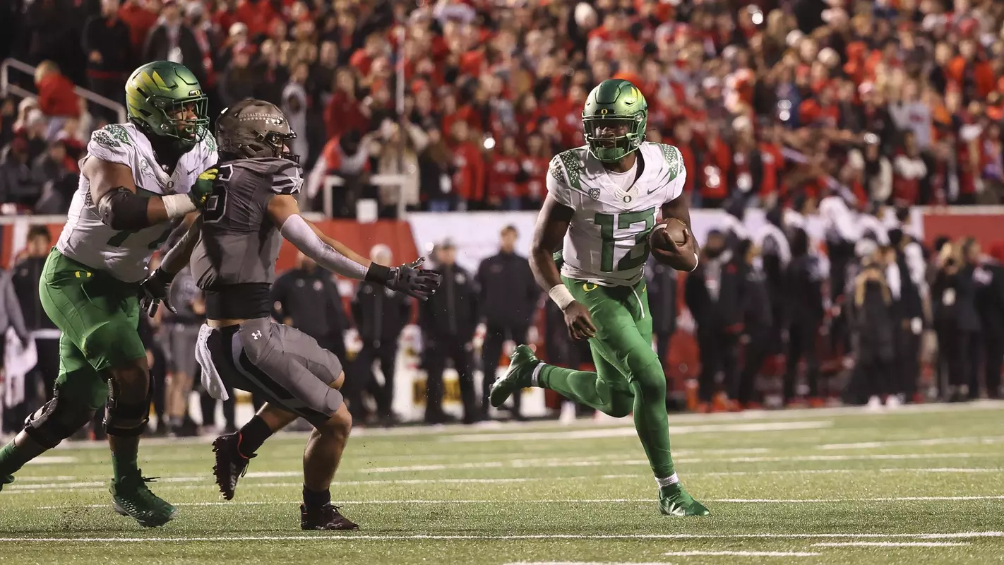The Oregon Ducks take on the Utah Utes at Rice-Eccles Stadium in Salt Lake City, Utah on November 20th, 2021(Eric Evans Photography)