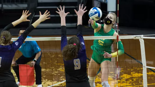 Brooke Nuneviller vs Washington