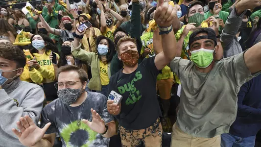 The Oregon Ducks take on the Oregon State Beavers at Matthew Knight Arena in Eugene, Oregon on September 22, 2021 (Isaac Wasserman/ Eric Evans Photography)