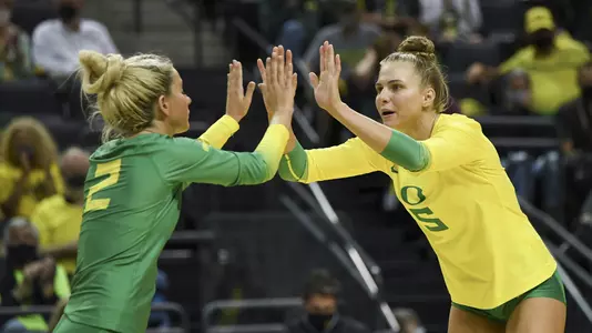 The Oregon Ducks take on the Oregon State Beavers at Matthew Knight Arena in Eugene, Oregon on September 22, 2021 (Isaac Wasserman/ Eric Evans Photography)