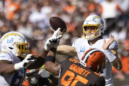 NFL: Los Angeles Chargers at Cleveland Browns