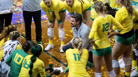 Team huddle vs WSU - Nov. 6