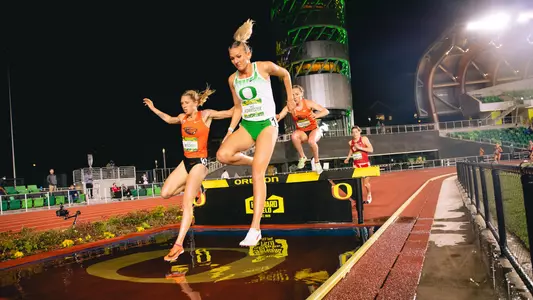 Aneta Konieczek, steeplechase - Oregon Relays