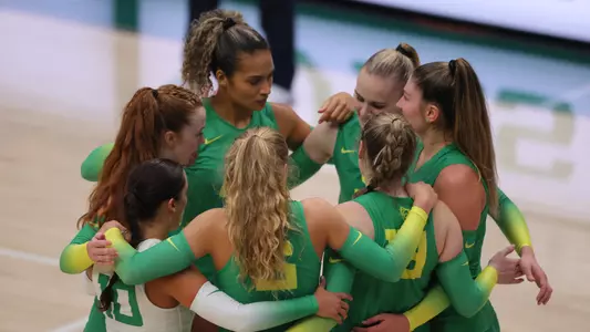 Team huddle vs Portland State