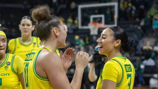 Ducks Grind Out Win Over Huskies Image