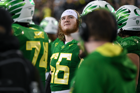 The Oregon Ducks take on the Washington State Cougars at Autzen Stadium in Eugene, Oregon on November 13, 2021 (Isaac Wasserman/ Eric Evans Photography)