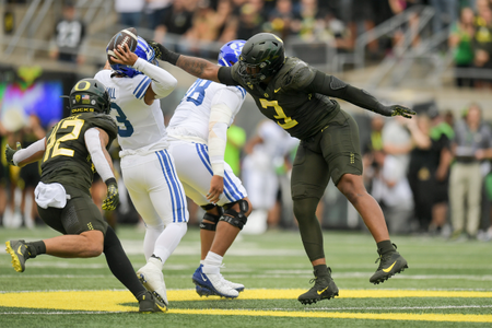 The Oregon Ducks take on the BYU Cougars at Autzen Stadium in Eugene, Oregon on September 17, 2022 (Isaac Wasserman/ Eric Evans Photography)