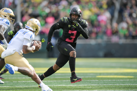 The Oregon Ducks take on the UCLA Bruins at Autzen Stadium in Eugene, Oregon on October 22, 2021 (Isaac Wasserman/ Eric Evans Photography)