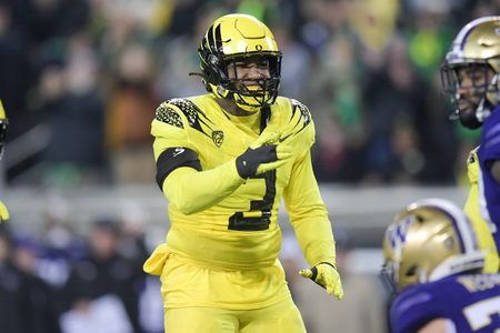 The Oregon Ducks take on the Washington Huskies at Autzen Stadium in Eugene, Oregon on November 12, 2022 (Isaac Wasserman/ Eric Evans Photography)