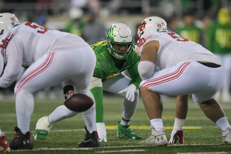 The Oregon Ducks take on the Utah Utes at Autzen Stadium in Eugene, Oregon on November 19, 2022 (Isaac Wasserman/ Eric Evans Photography)
