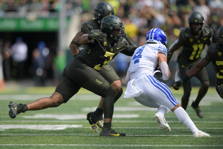 The Oregon Ducks take on the BYU Cougars at Autzen Stadium in Eugene, Oregon on September 17, 2022 (Isaac Wasserman/ Eric Evans Photography)