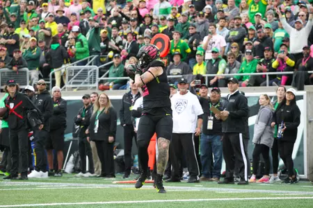 The Oregon Ducks take on the Ucla Bruins at 12:30pm in Eugene, Oregon on Oct 22, 2022. (Jackson Fisk/ Eric Evans Photography)