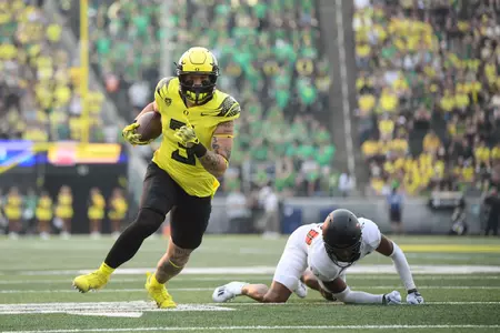 The Oregon Ducks take on the Eastern Washington Eagles at Autzen Stadium in Eugene, Oregon on September 10, 2022 (Isaac Wasserman/ Eric Evans Photography)