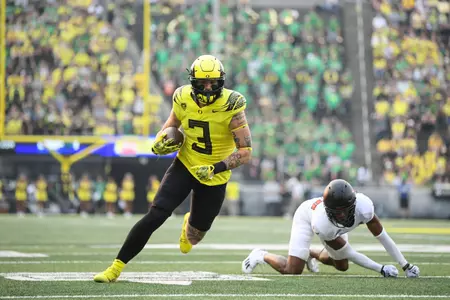 The Oregon Ducks take on the Eastern Washington Eagles at Autzen Stadium in Eugene, Oregon on September 10, 2022 (Isaac Wasserman/ Eric Evans Photography)