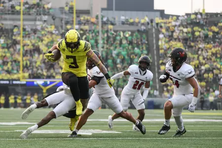 The Oregon Ducks take on the Eastern Washington Eagles at Autzen Stadium in Eugene, Oregon on September 10, 2022 (Isaac Wasserman/ Eric Evans Photography)