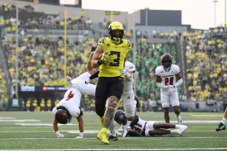 The Oregon Ducks take on the Eastern Washington Eagles at Autzen Stadium in Eugene, Oregon on September 10, 2022 (Isaac Wasserman/ Eric Evans Photography)