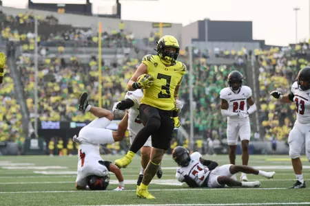 The Oregon Ducks take on the Eastern Washington Eagles at Autzen Stadium in Eugene, Oregon on September 10, 2022 (Isaac Wasserman/ Eric Evans Photography)
