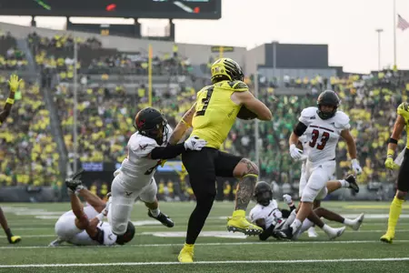 The Oregon Ducks take on the Eastern Washington Eagles at Autzen Stadium in Eugene, Oregon on September 10, 2022 (Isaac Wasserman/ Eric Evans Photography)