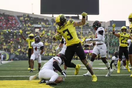 The Oregon Ducks take on the Eastern Washington Eagles at Autzen Stadium in Eugene, Oregon on September 10, 2022 (Isaac Wasserman/ Eric Evans Photography)