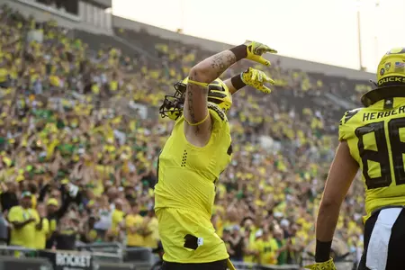 The Oregon Ducks take on the Eastern Washington Eagles at Autzen Stadium in Eugene, Oregon on September 10, 2022 (Isaac Wasserman/ Eric Evans Photography)