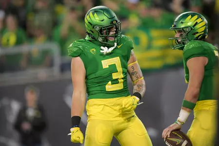 The Oregon Ducks take on the Stanford Cardinal at Autzen Stadium in Eugene, Oregon on October 1, 2022 (Isaac Wasserman/ Eric Evans Photography)