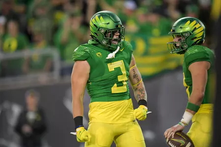 The Oregon Ducks take on the Stanford Cardinal at Autzen Stadium in Eugene, Oregon on October 1, 2022 (Isaac Wasserman/ Eric Evans Photography)