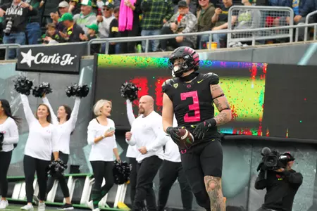 The Oregon Ducks take on the Ucla Bruins at 12:30pm in Eugene, Oregon on Oct 22, 2022. (Jackson Fisk/ Eric Evans Photography)