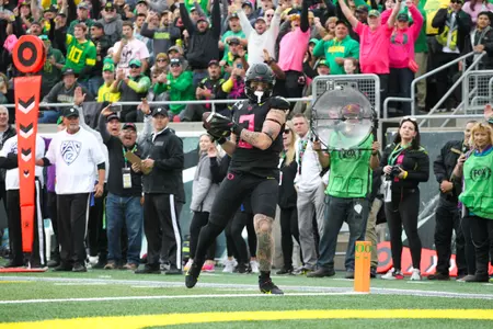 The Oregon Ducks take on the Ucla Bruins at 12:30pm in Eugene, Oregon on Oct 22, 2022. (Jackson Fisk/ Eric Evans Photography)