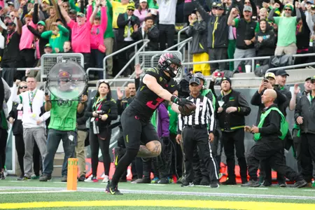 The Oregon Ducks take on the Ucla Bruins at 12:30pm in Eugene, Oregon on Oct 22, 2022. (Jackson Fisk/ Eric Evans Photography)