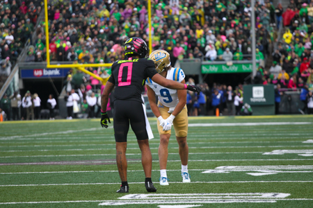 The Oregon Ducks take on the Ucla Bruins at 12:30pm in Eugene, Oregon on Oct 22, 2022. (Jackson Fisk/ Eric Evans Photography)