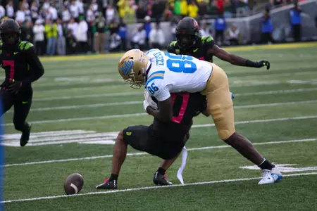 The Oregon Ducks take on the Ucla Bruins at 12:30pm in Eugene, Oregon on Oct 22, 2022. (Jackson Fisk/ Eric Evans Photography)