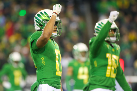 The Oregon Ducks take on then UCLA Bruins at 7:30 pm in Eugene, Oregon on Nov 19, 2022. (Jackson Fisk / Eric Evans Photography)