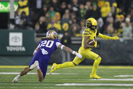 The Oregon Ducks take on the Washington Huskies at Autzen Stadium in Eugene, Oregon on November 12, 2022 (Isaac Wasserman/ Eric Evans Photography)
