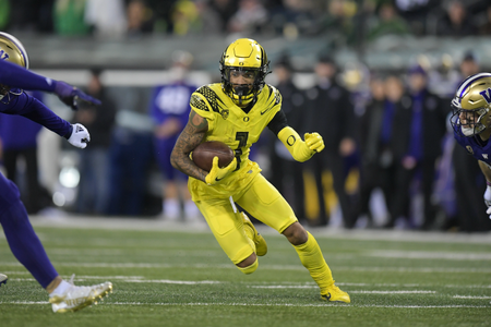 The Oregon Ducks take on the Washington Huskies at Autzen Stadium in Eugene, Oregon on November 12, 2022 (Isaac Wasserman/ Eric Evans Photography)