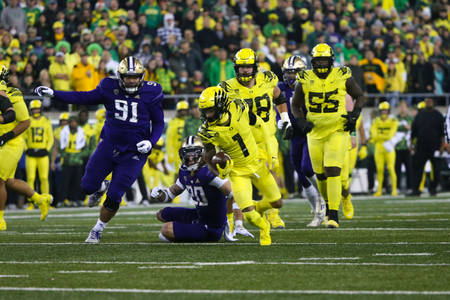The Oregon Ducks take on the Washington Huskies at 4 pm in Eugene, Oregon on Nov 12, 2022. (Jackson Fisk/ Eric Evans Photography)