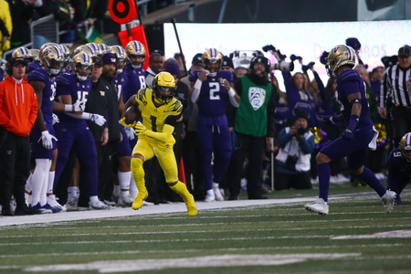 The Oregon Ducks take on the Washington Huskies at 4 pm in Eugene, Oregon on Nov 12, 2022. (Jackson Fisk/ Eric Evans Photography)