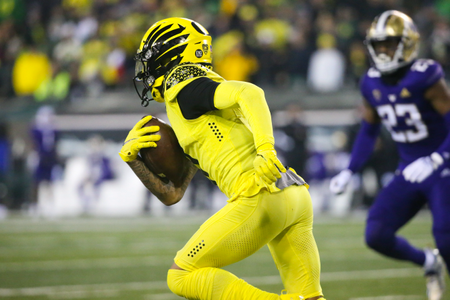 The Oregon Ducks take on the Washington Huskies at 4 pm in Eugene, Oregon on Nov 12, 2022. (Jackson Fisk/ Eric Evans Photography)