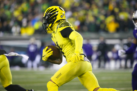 The Oregon Ducks take on the Washington Huskies at 4 pm in Eugene, Oregon on Nov 12, 2022. (Jackson Fisk/ Eric Evans Photography)