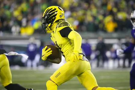 The Oregon Ducks take on the Washington Huskies at 4 pm in Eugene, Oregon on Nov 12, 2022.  (Jackson Fisk/ Eric Evans Photography)